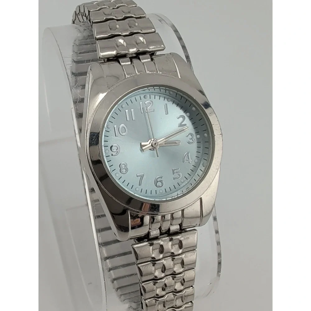 Time & Tru Watch Women 25mm Case Easy Read Dial Silver Stretch Band- New Battery